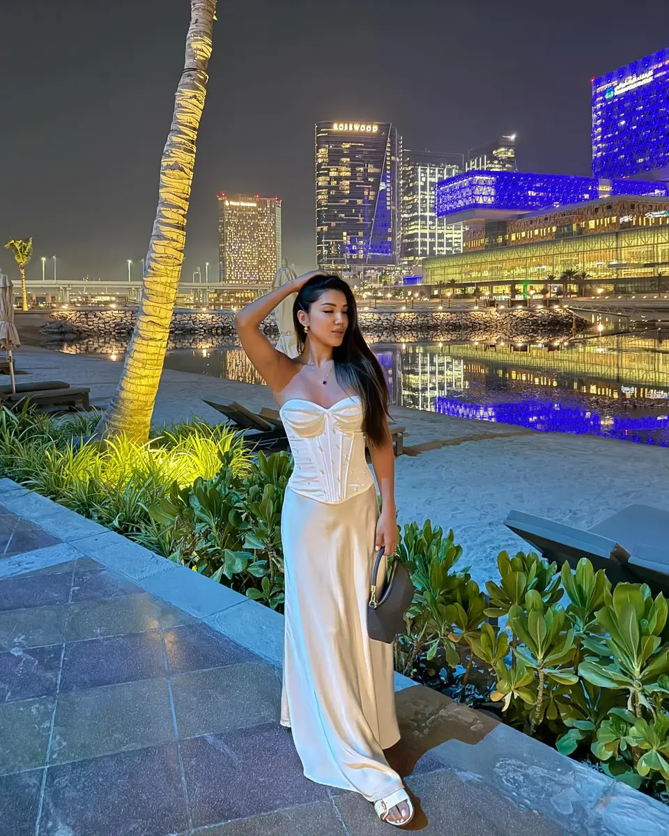 Akerke escort in Hong Kong