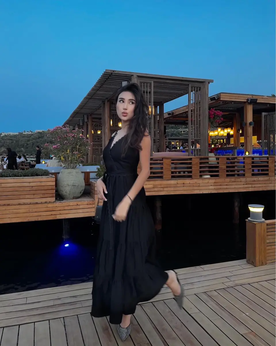 Aknur escort in Hong Kong