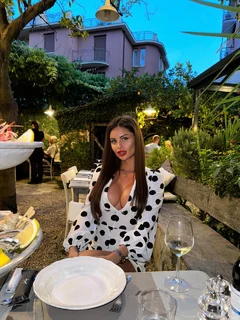 Alena escort in Hong Kong