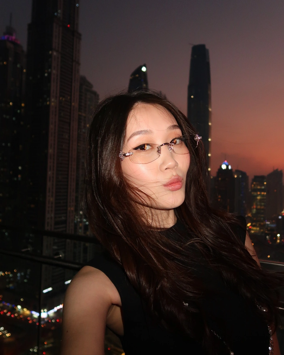 Altynai escort in Hong Kong