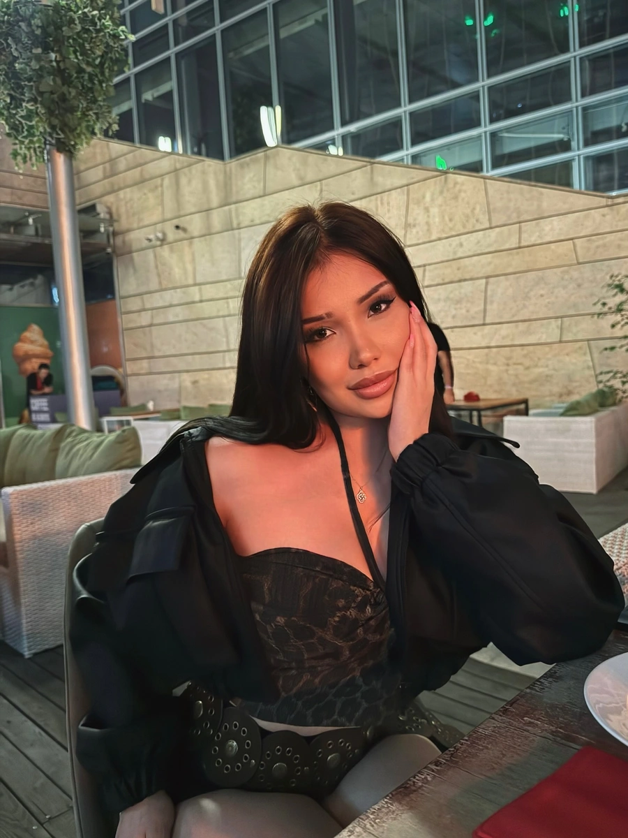 Altynai escort in Hong Kong