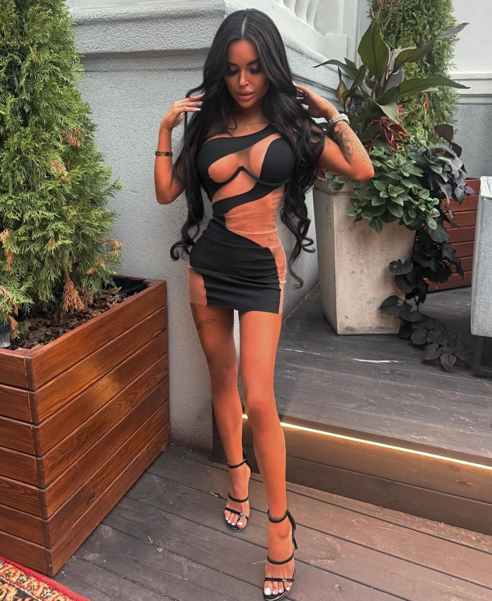 Amelia escort in Hong Kong