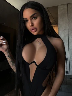 Amelia escort in Hong Kong