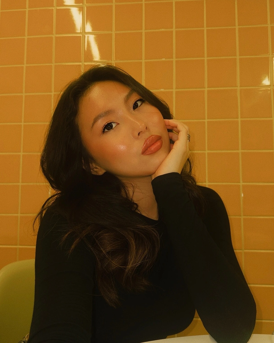 Aruzhan escort in Hong Kong