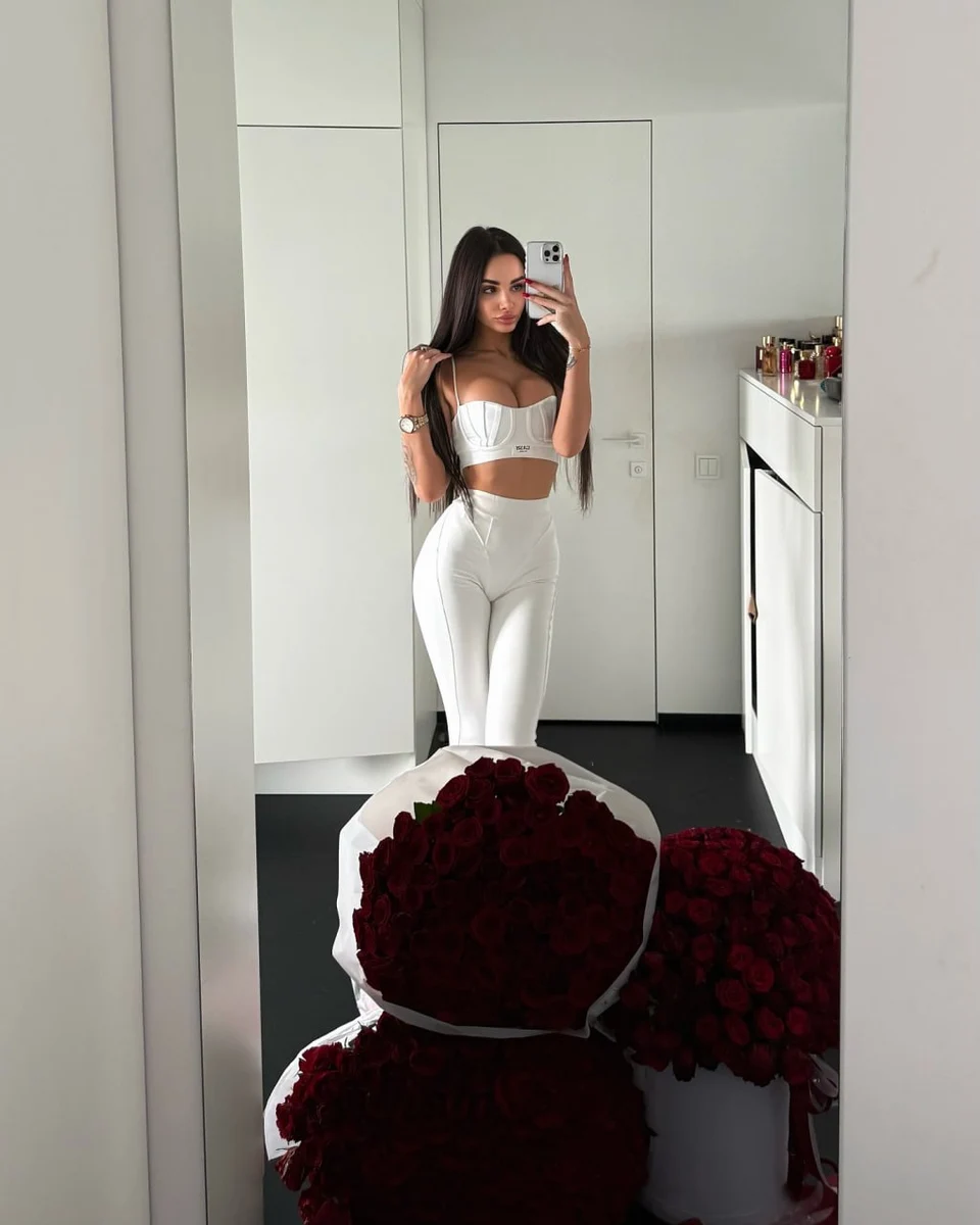 Ava escort in Hong Kong