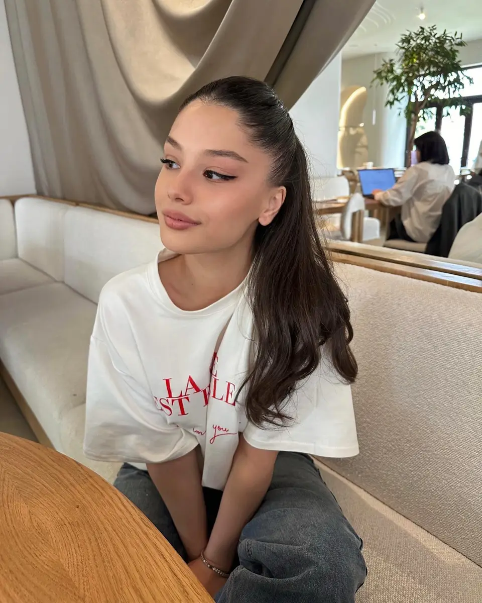 Aysana escort in Hong Kong