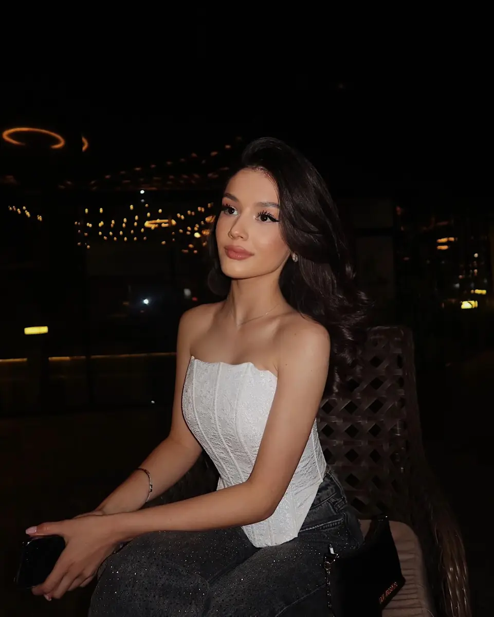 Aysana escort in Hong Kong