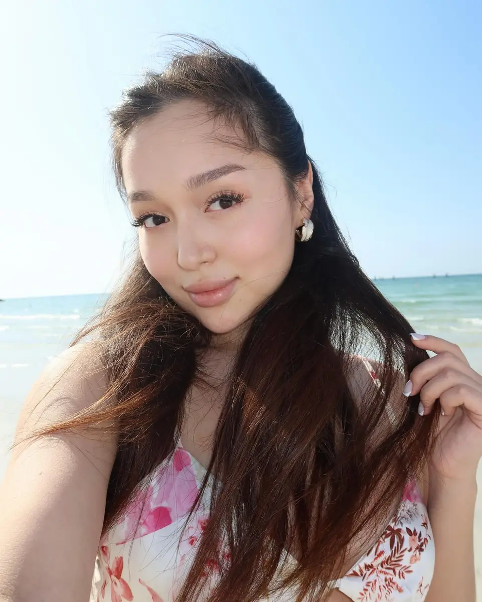 Balgyn escort in Hong Kong