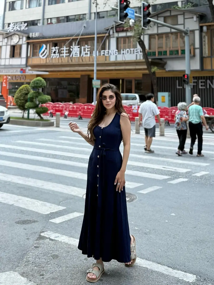 Bibigul escort in Hong Kong