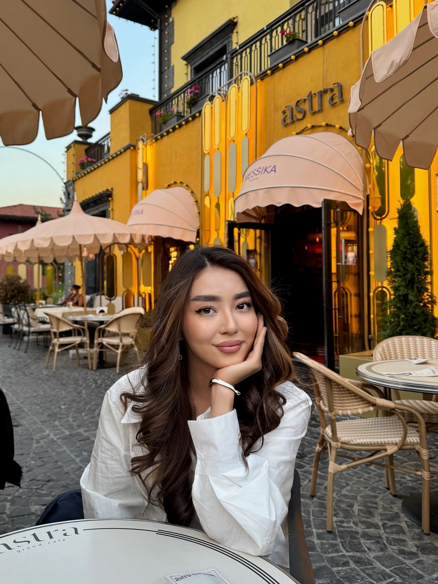 Damira escort in Hong Kong