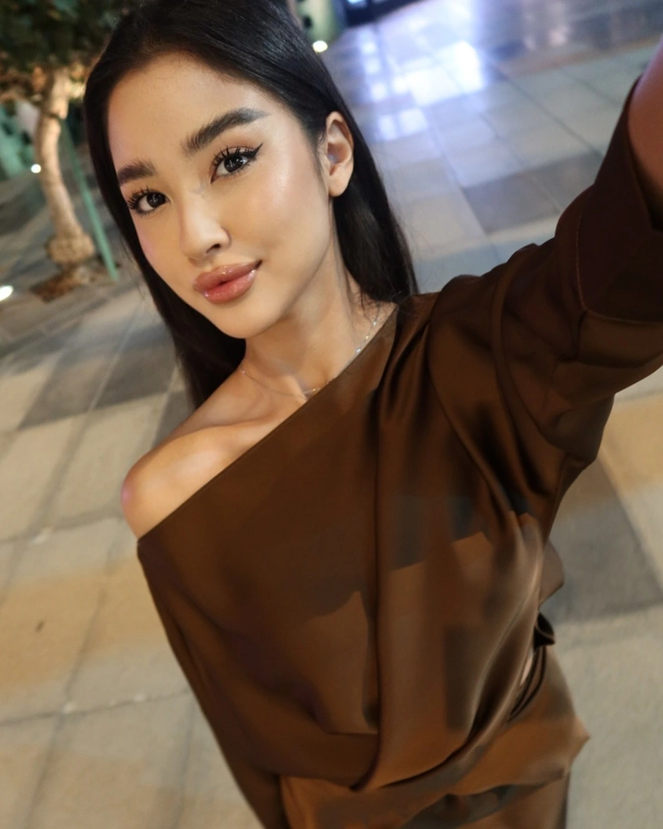 Danel escort in Hong Kong