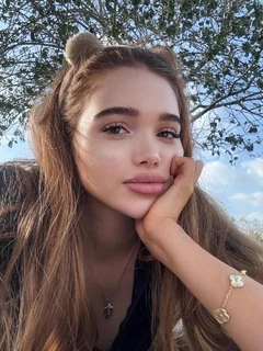 Evelina escort in Hong Kong