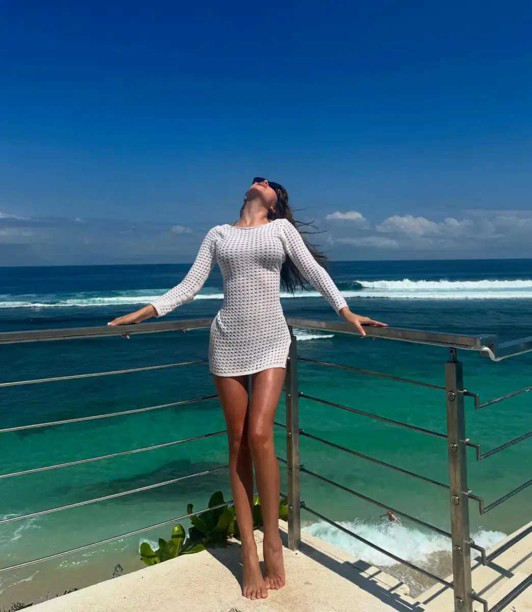 Florentia escort in Hong Kong