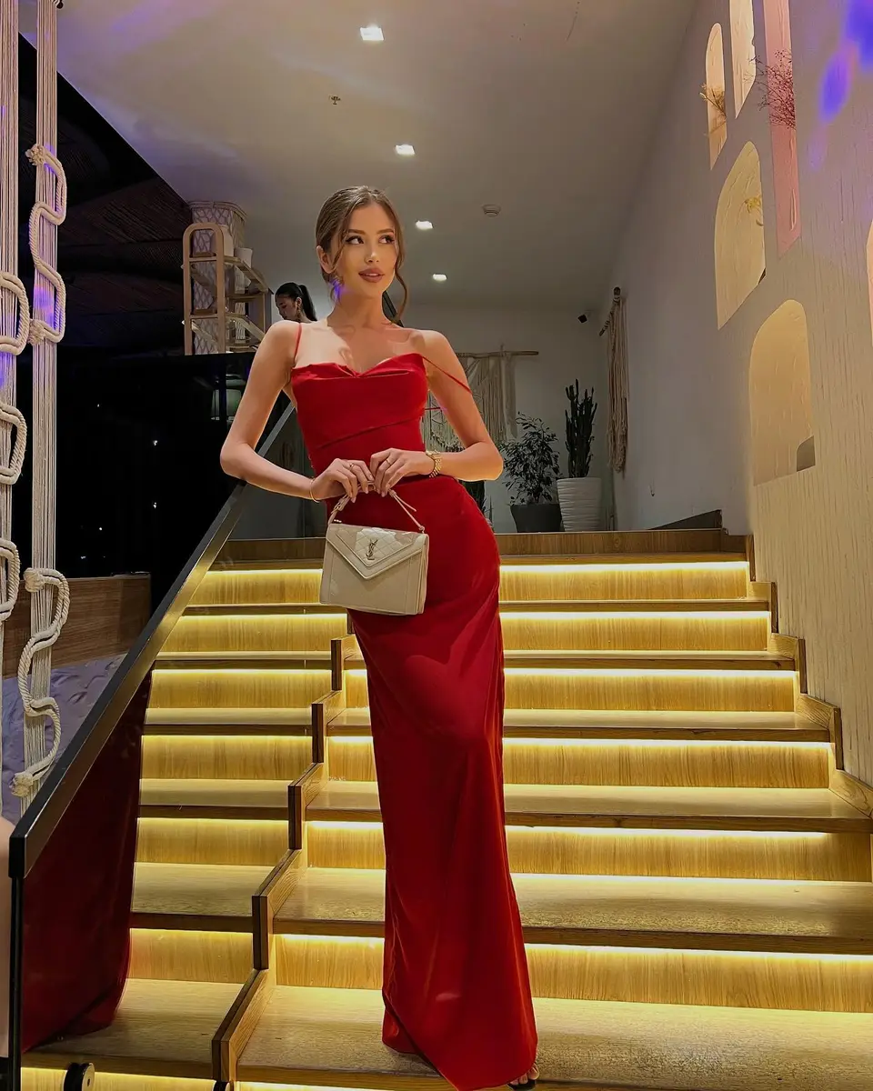 Florentia escort in Hong Kong
