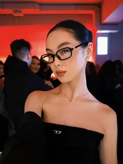 Gulmira escort in Hong Kong