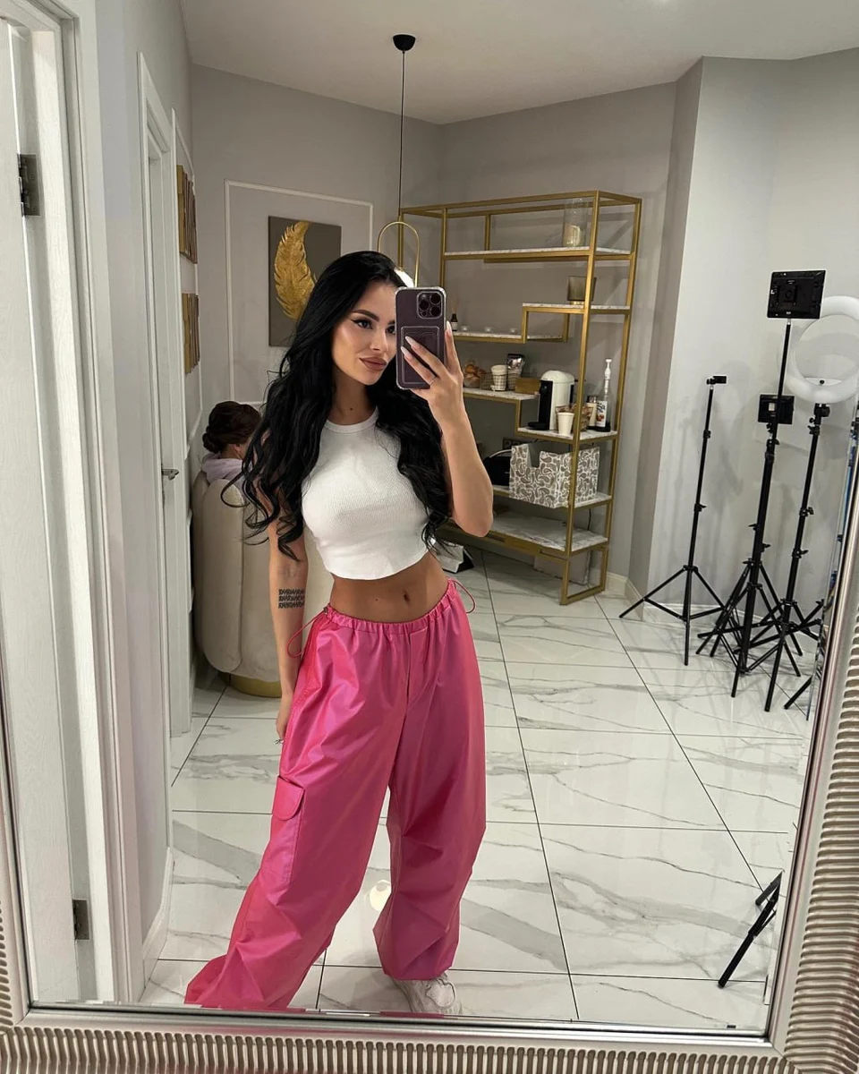 Liliana escort in Hong Kong