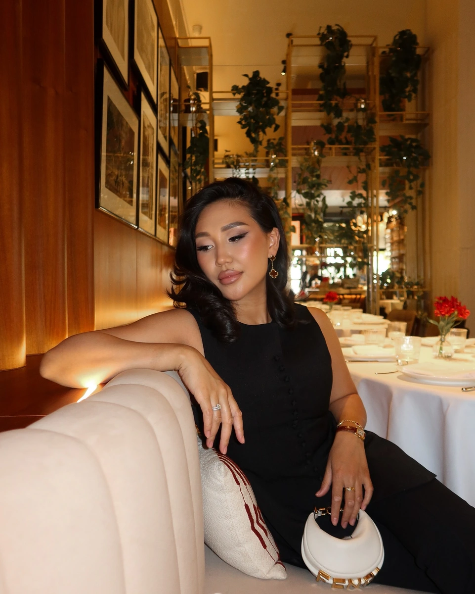 Madina escort in Hong Kong