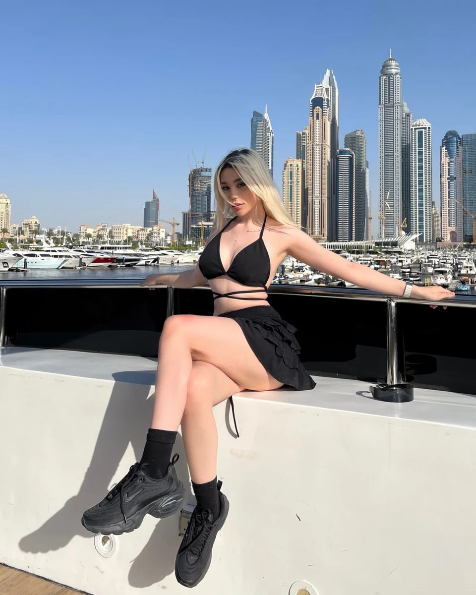 Marianne escort in Hong Kong