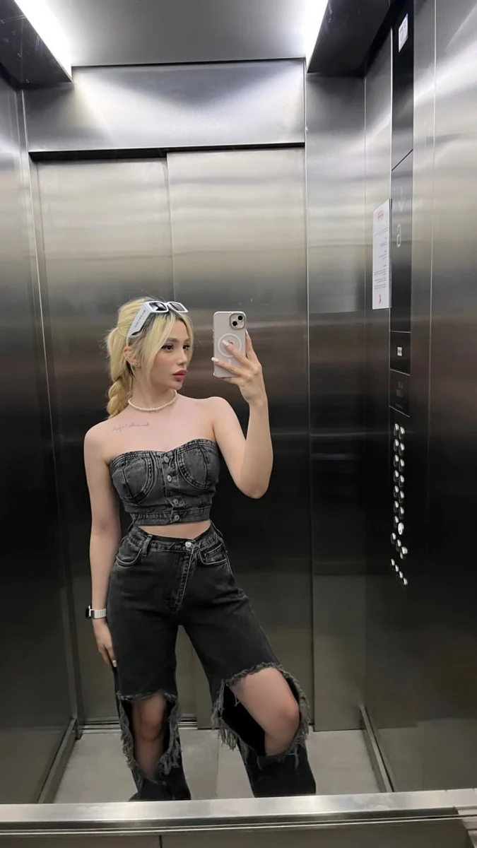 Marianne escort in Hong Kong