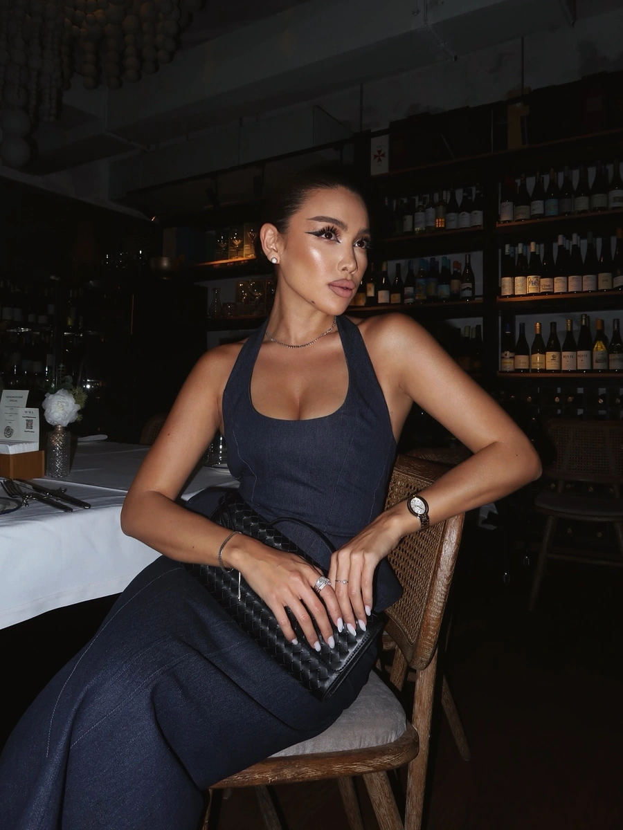 Mayra escort in Hong Kong