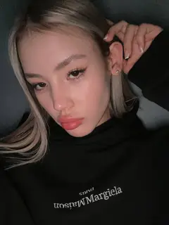 Olya escort in Hong Kong