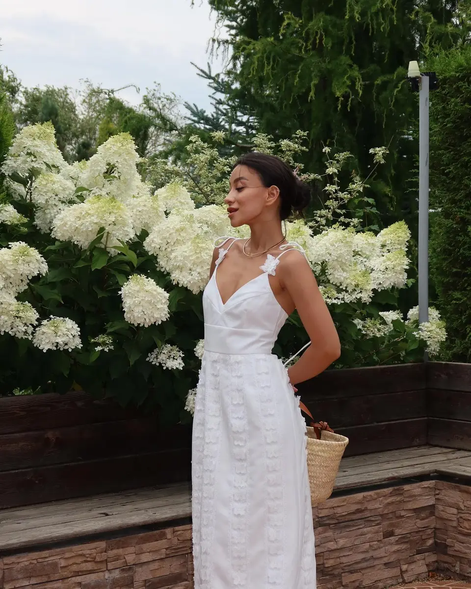 Raikhan escort in Hong Kong