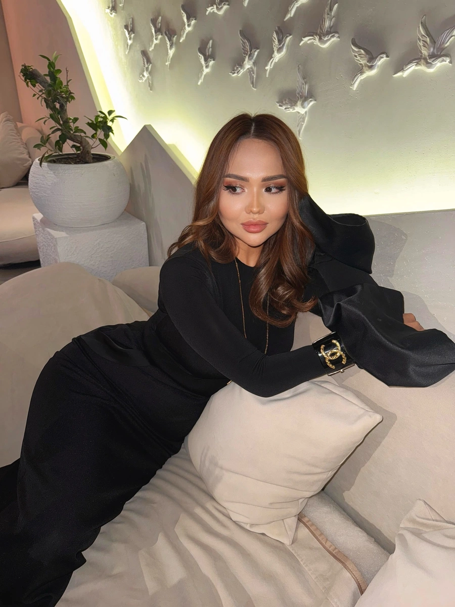 Raziya escort in Hong Kong