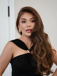 Shynar escort in Hong Kong