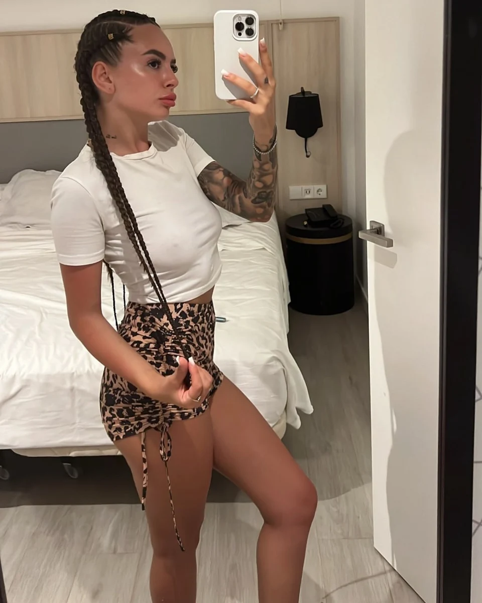 西尔维亚 香港的应召女郎