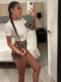 西尔维亚 香港的应召女郎