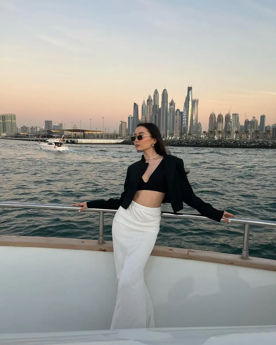 Zhanar escort in Hong Kong