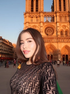 Zhanyl escort in Hong Kong