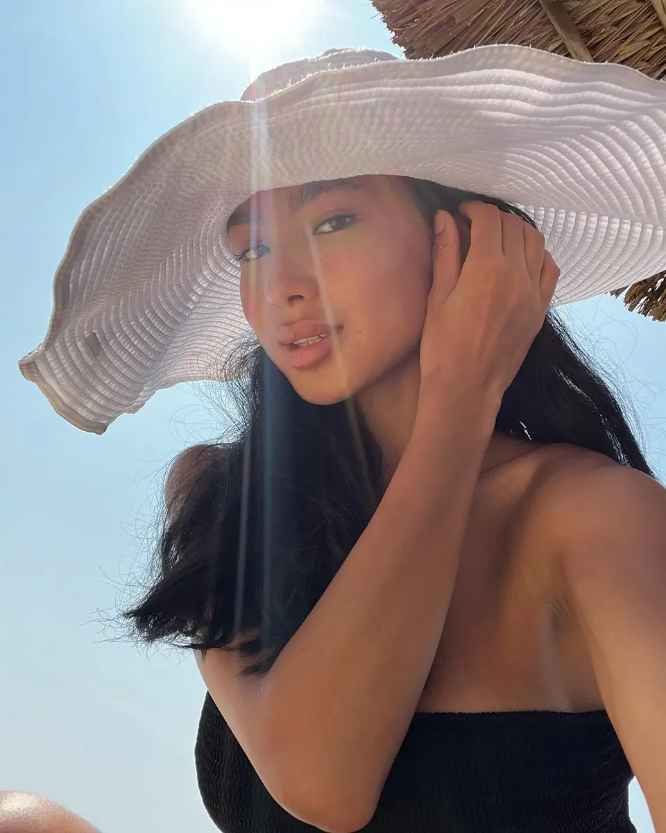 Zhuldyz escort in Hong Kong